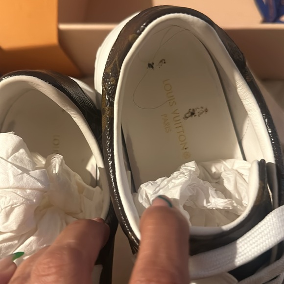 Brand new LV authentic   I only used 2 times comes with dust bag and box $850 .. - Picture 4 of 4